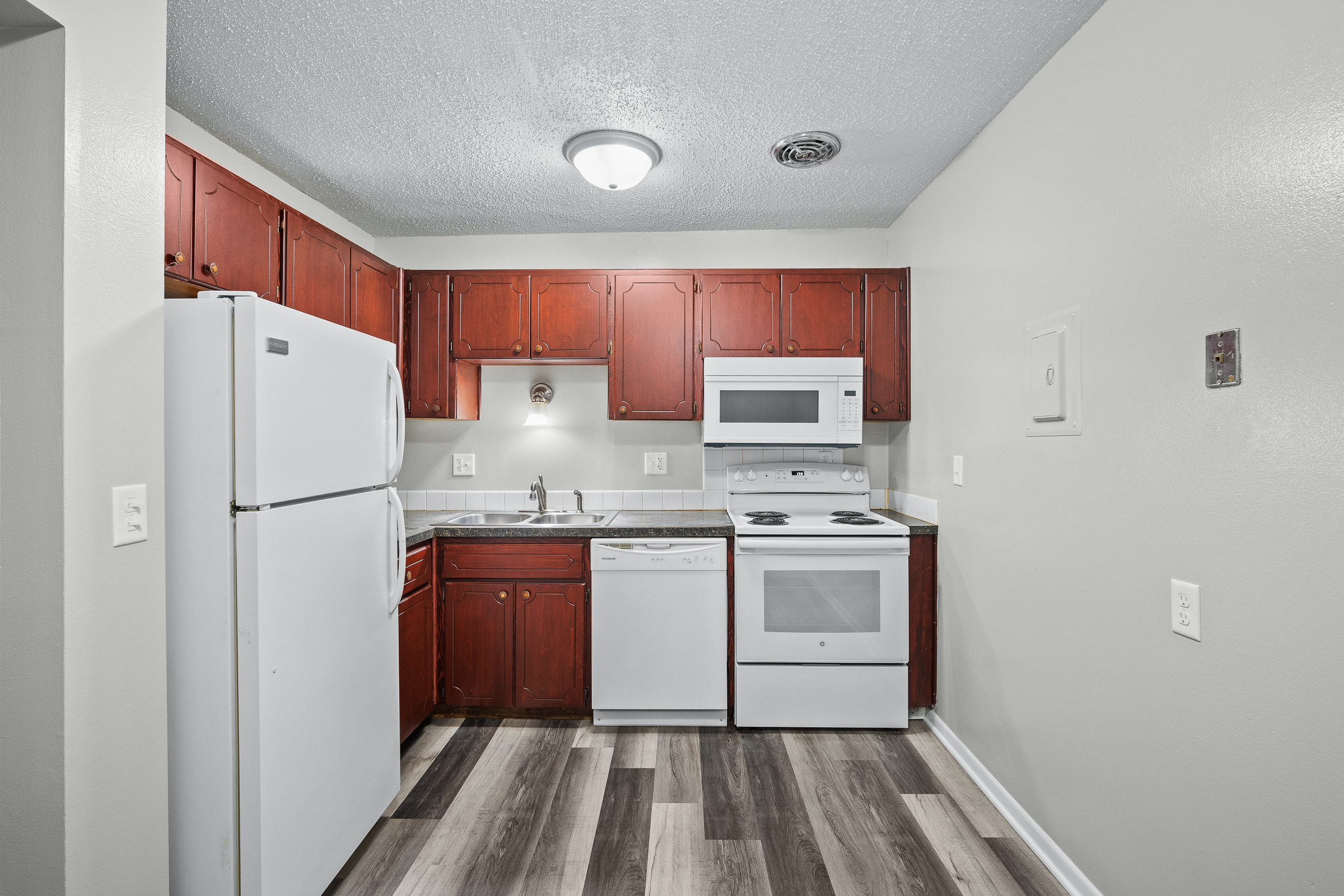 3001 Woodland Ave - 4