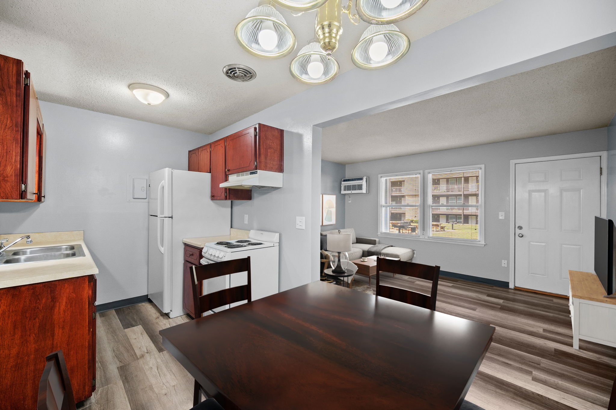 2925 Woodland Ave - 211E