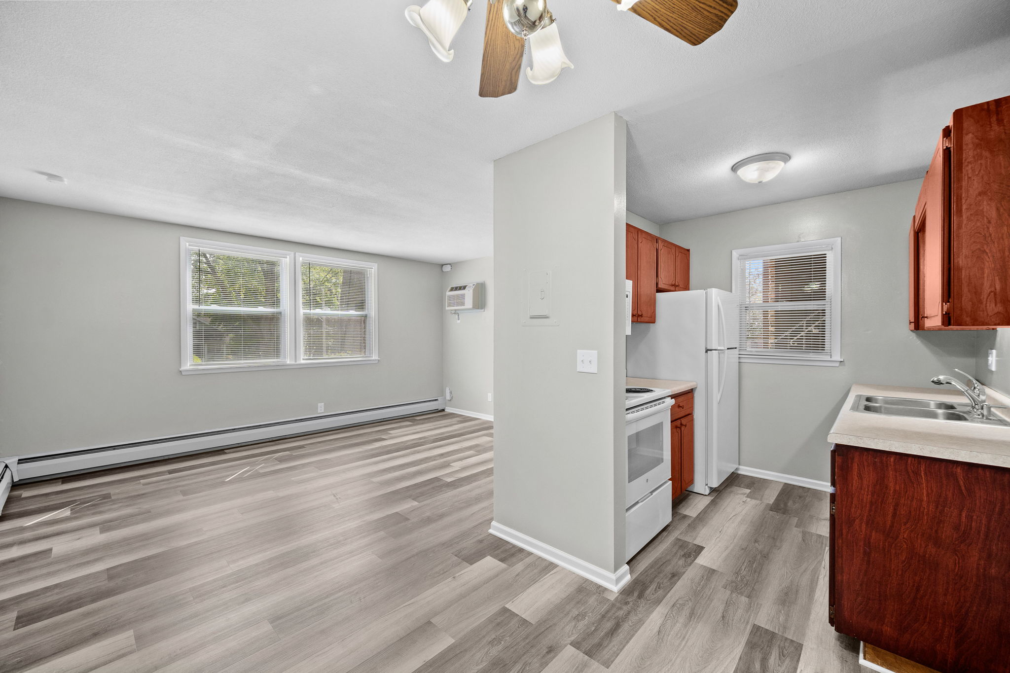 3013 Woodland Ave - 201W